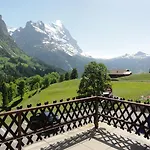 Bluemlisalp Hotel 2*