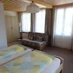 Hotel Bluemlisalp 2*